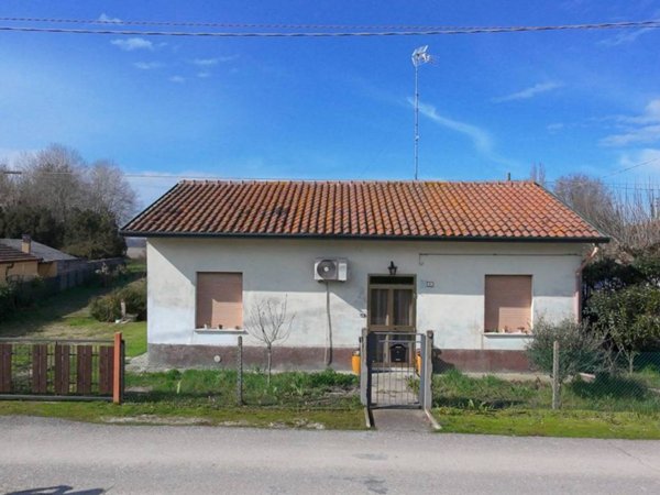 casa indipendente in vendita ad Argenta in zona San Biagio