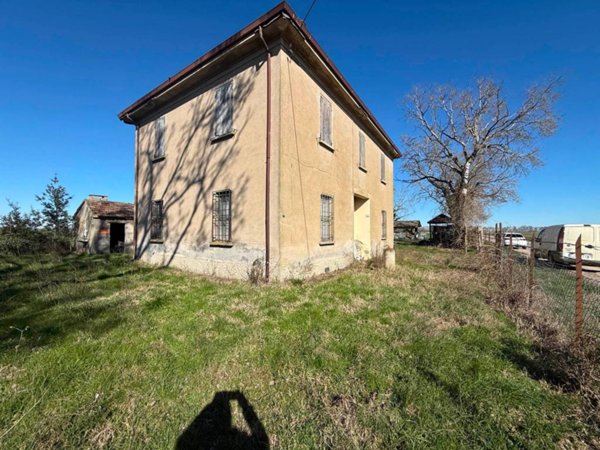 casa indipendente in vendita ad Argenta in zona Filo