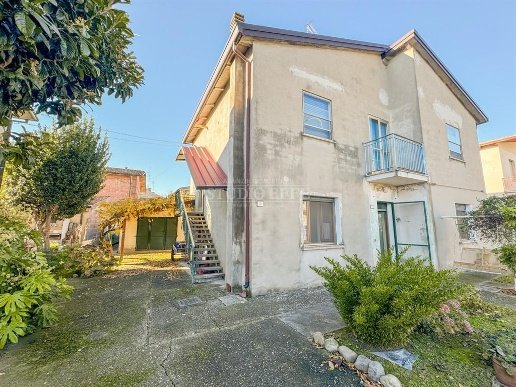 casa indipendente in vendita ad Argenta in zona Longastrino