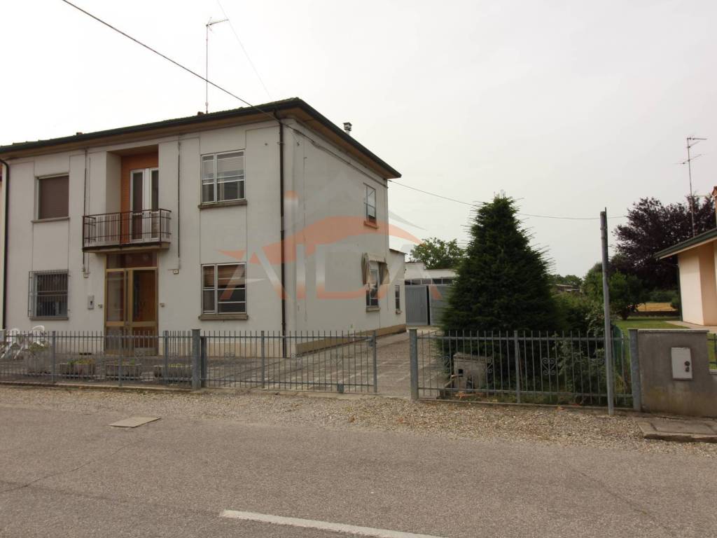 casa indipendente in vendita ad Argenta in zona Campotto