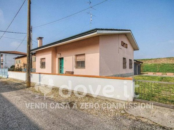 casa indipendente in vendita ad Argenta in zona Campotto