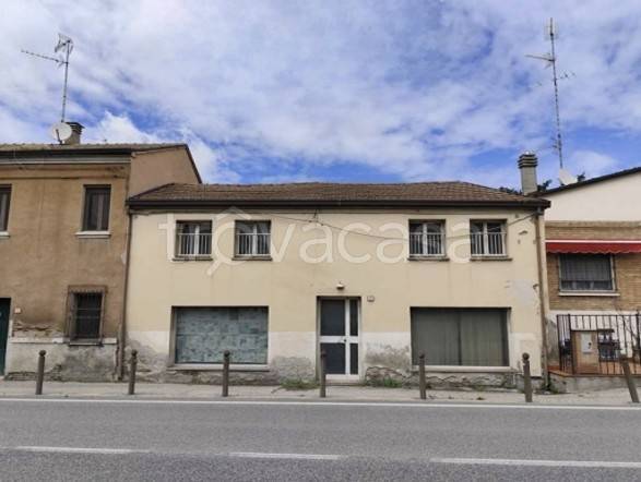 locale commerciale in vendita ad Argenta