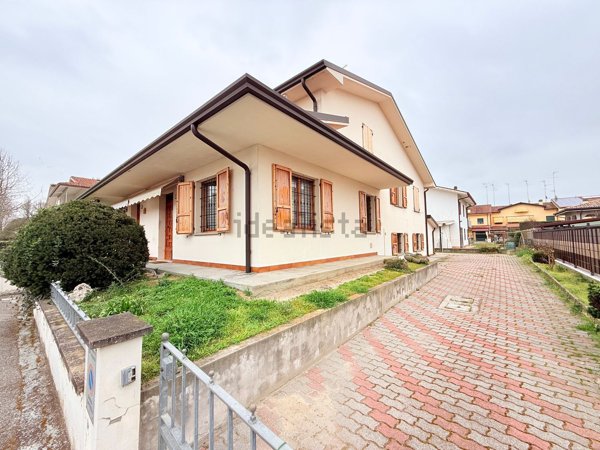 casa indipendente in vendita ad Argenta in zona Consandolo