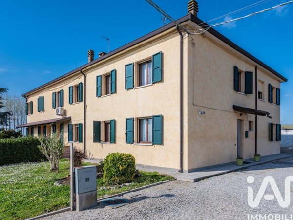 casa indipendente in vendita ad Argenta in zona San Nicolò
