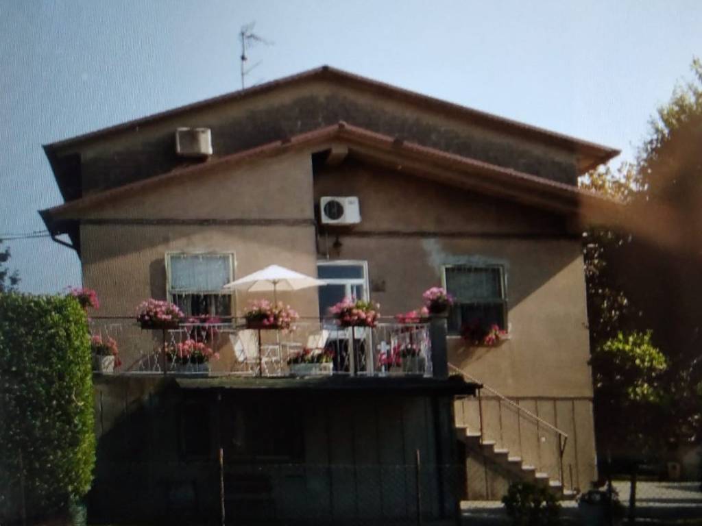 casa indipendente in vendita ad Argenta in zona Filo