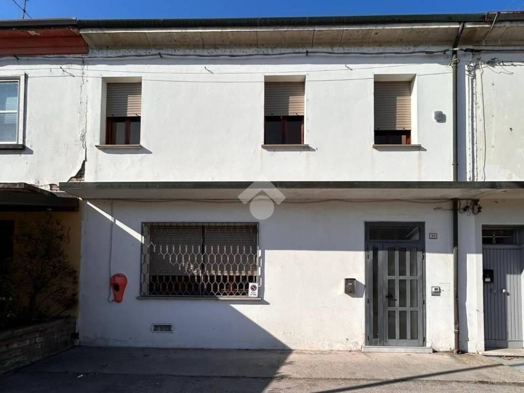 appartamento in vendita ad Argenta in zona San Biagio