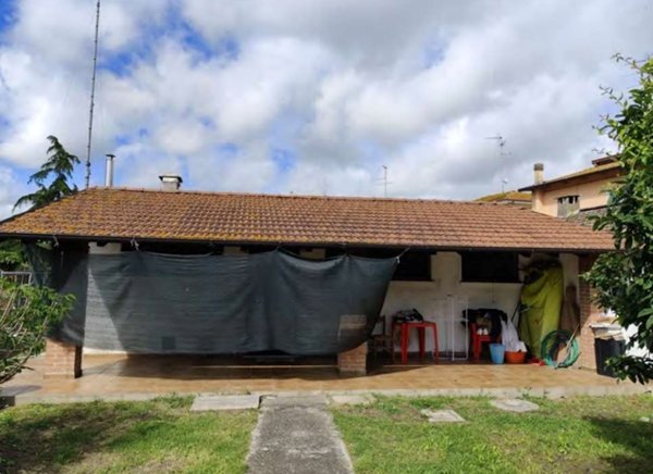 locale di sgombero in vendita ad Argenta in zona Boccaleone