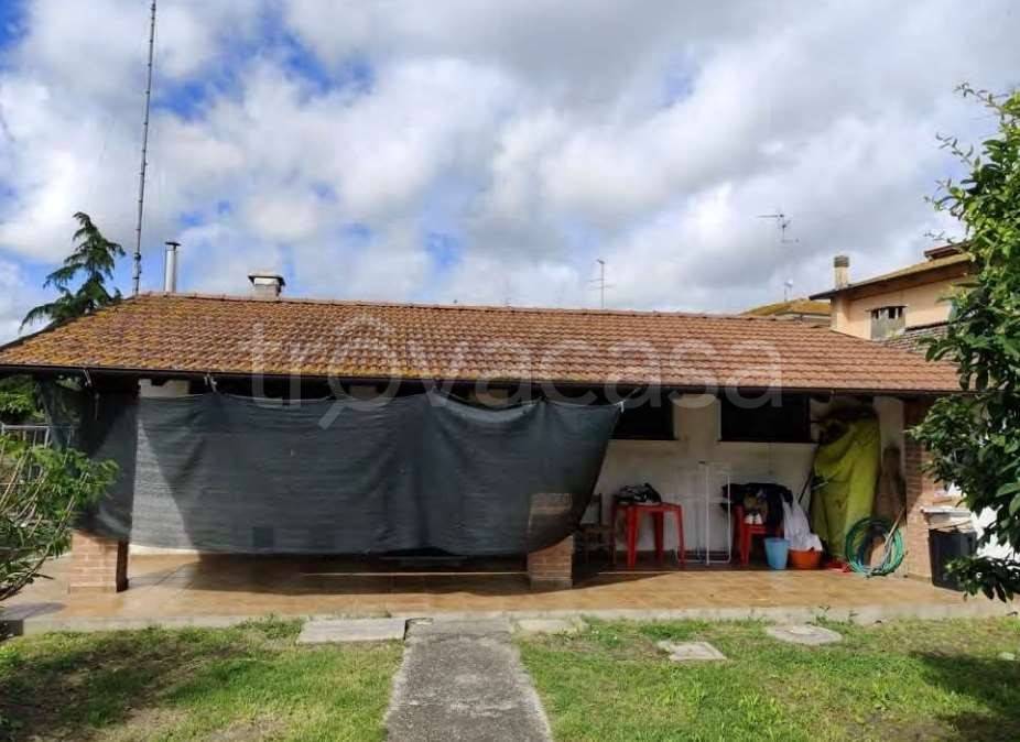 locale di sgombero in vendita ad Argenta in zona Boccaleone