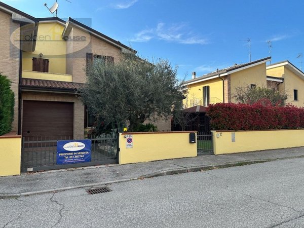 casa indipendente in vendita ad Argenta in zona Santa Maria Codifiume
