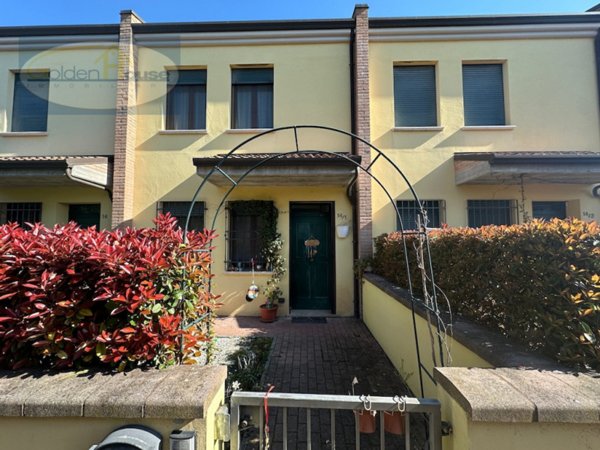 casa indipendente in vendita ad Argenta in zona Santa Maria Codifiume