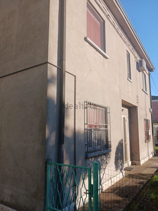 casa indipendente in vendita ad Argenta in zona San Biagio