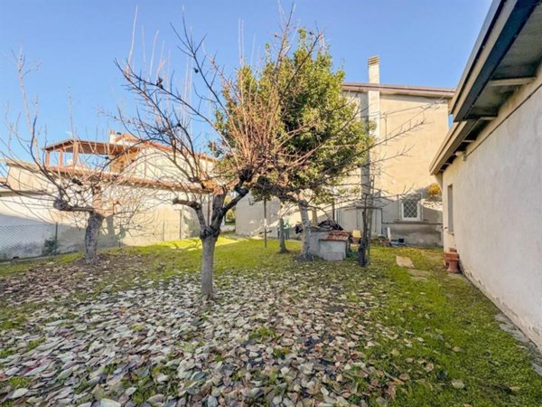casa indipendente in vendita ad Argenta in zona Longastrino