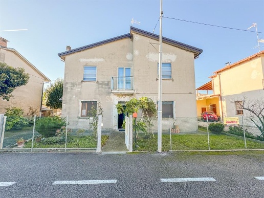 casa indipendente in vendita ad Argenta in zona Longastrino