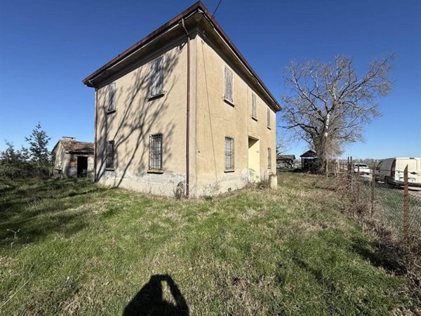 casa indipendente in vendita ad Argenta in zona Longastrino