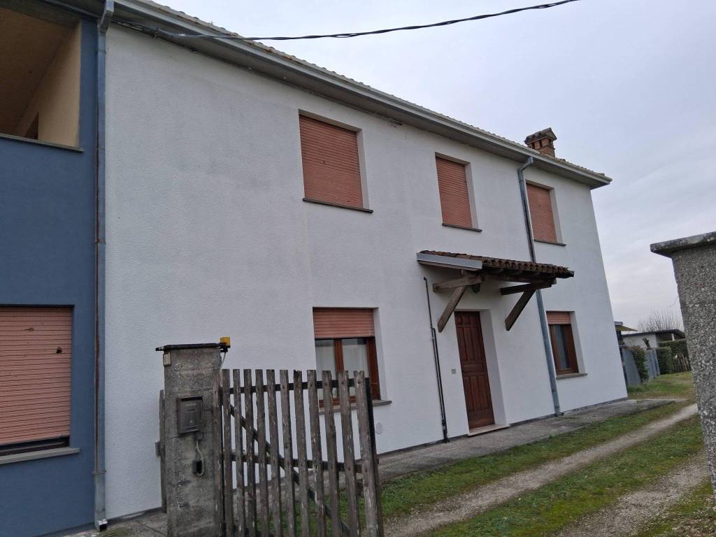 casa indipendente in vendita ad Argenta in zona Bando