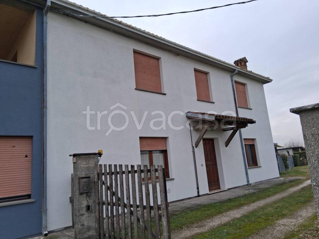 casa indipendente in vendita ad Argenta in zona Bando