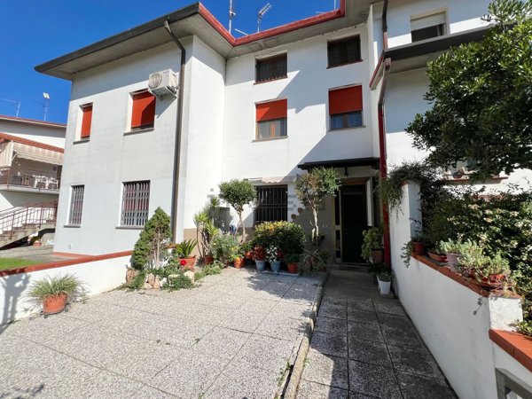 casa indipendente in vendita ad Argenta in zona San Biagio