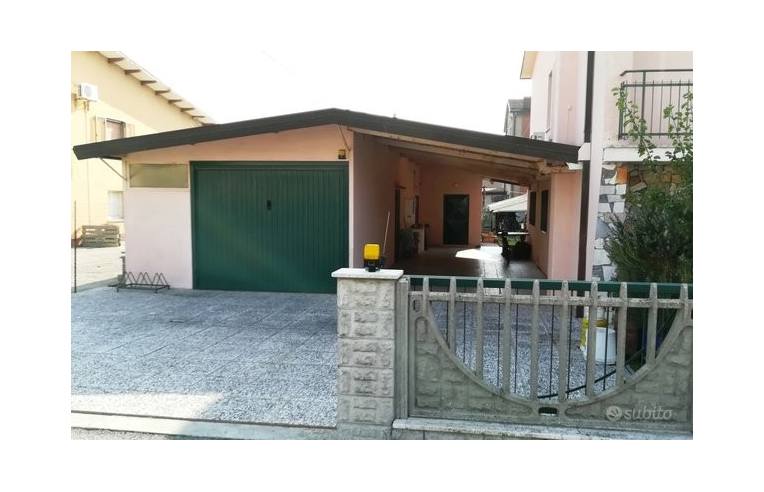 casa indipendente in vendita ad Argenta in zona Longastrino