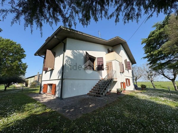 casa indipendente in vendita ad Argenta in zona Filo