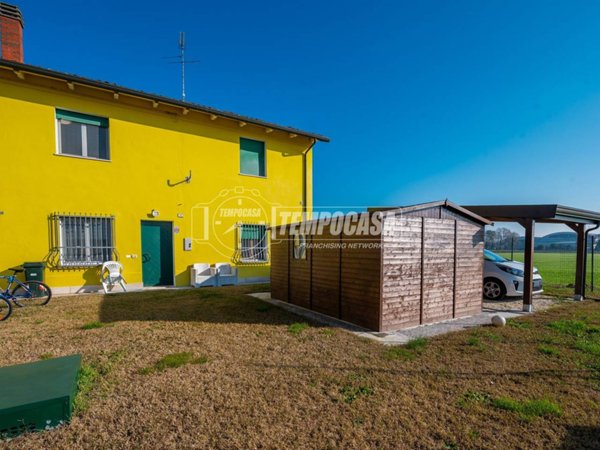 casa indipendente in vendita ad Argenta in zona San Biagio