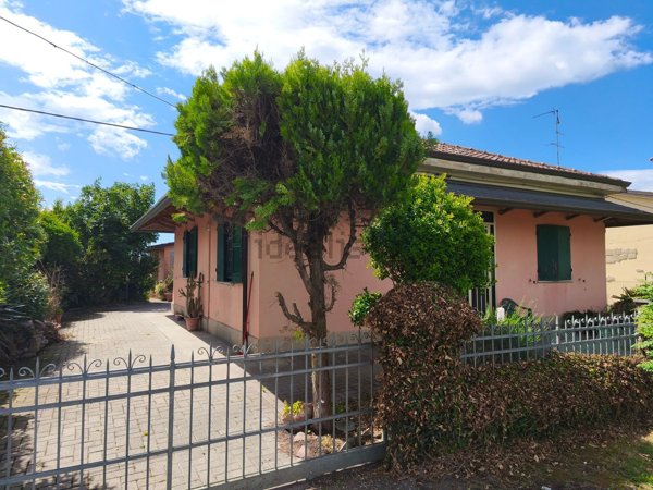 casa indipendente in vendita ad Argenta in zona Filo
