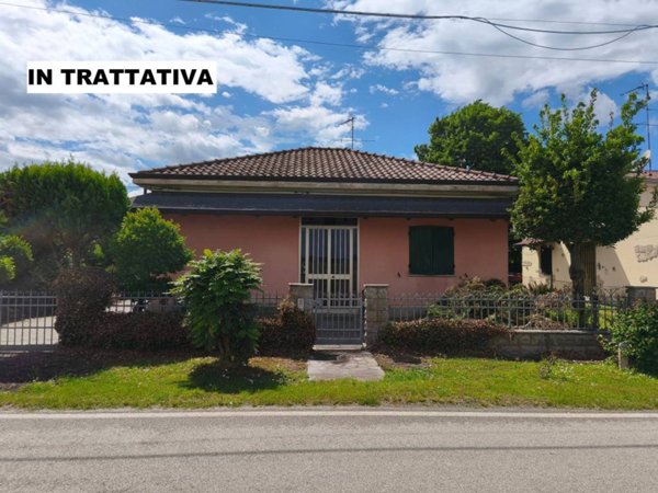 casa indipendente in vendita ad Argenta in zona Filo
