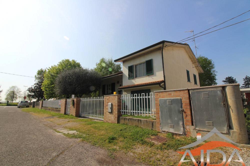casa indipendente in vendita ad Argenta in zona Filo
