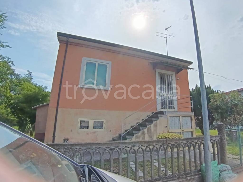 casa indipendente in vendita ad Argenta in zona Filo