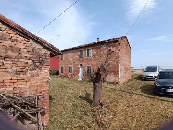 casa indipendente in vendita ad Argenta in zona Filo