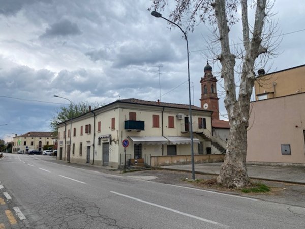 negozio in vendita ad Argenta