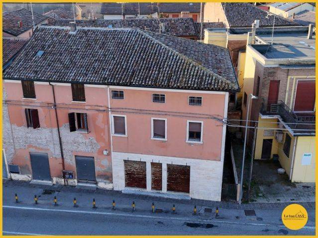 casa indipendente in vendita ad Argenta in zona San Nicolò