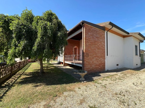 casa indipendente in vendita ad Argenta in zona Consandolo