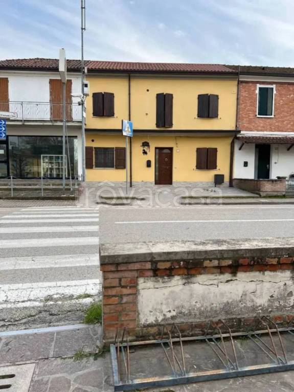 casa indipendente in vendita ad Argenta in zona Filo