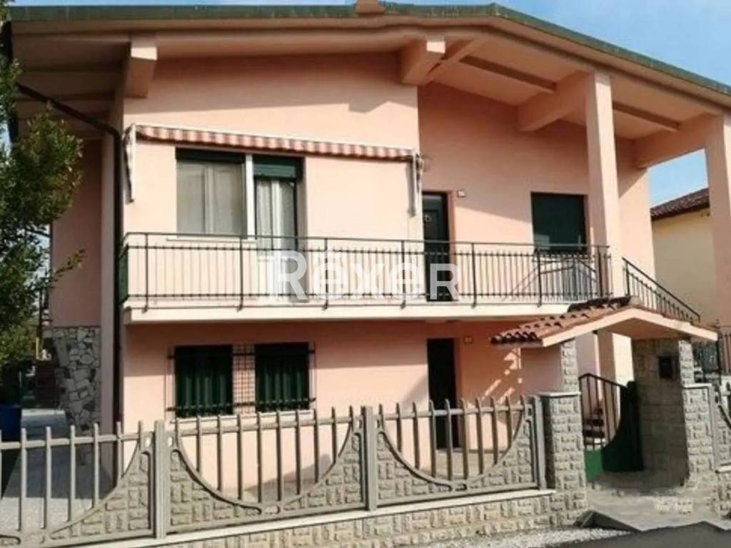 casa indipendente in vendita ad Argenta in zona Longastrino