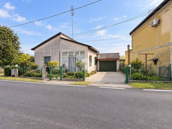 casa indipendente in vendita ad Argenta in zona Anita