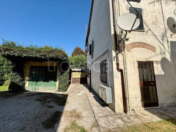 casa indipendente in vendita ad Argenta in zona Santa Maria Codifiume