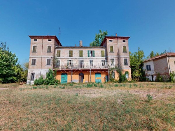 intera palazzina in vendita a Bondeno