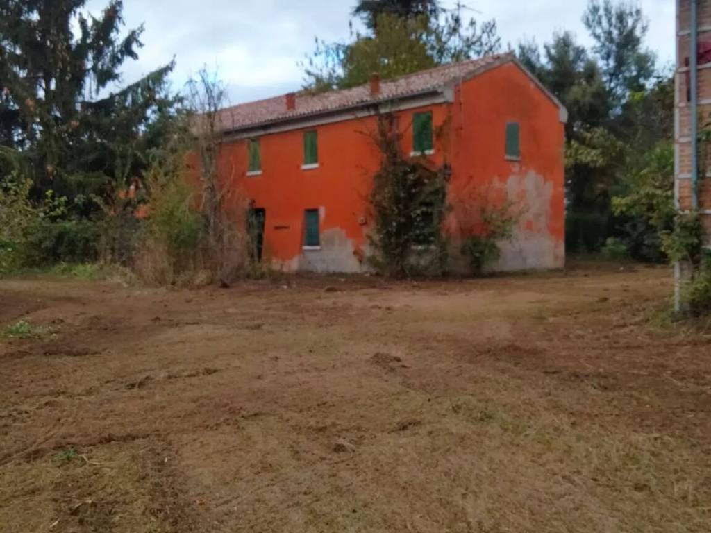 casa indipendente in vendita a Bondeno