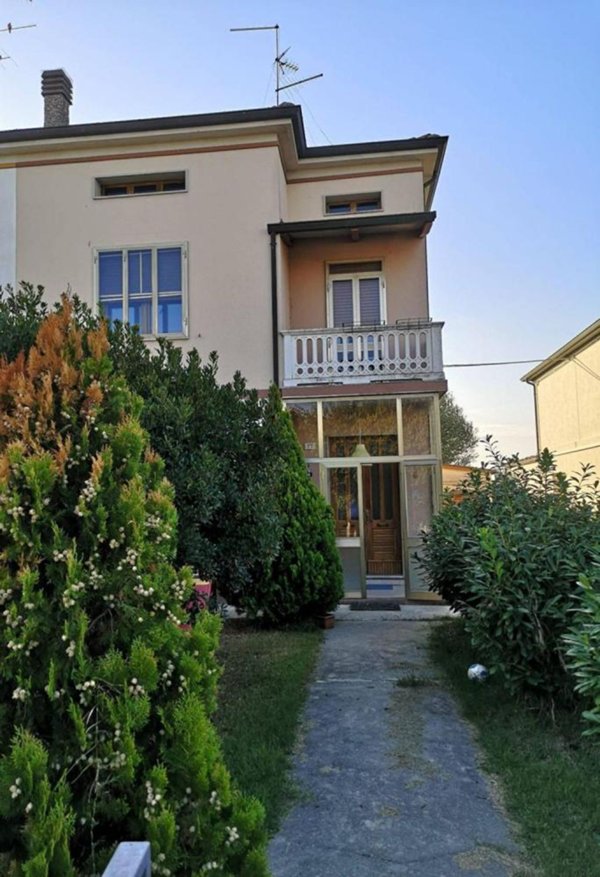 casa indipendente in vendita a Bondeno