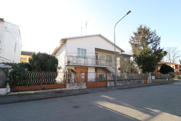 casa indipendente in vendita a Bondeno