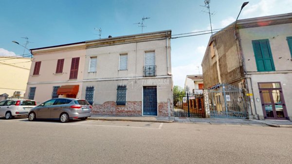 casa indipendente in vendita a Bondeno