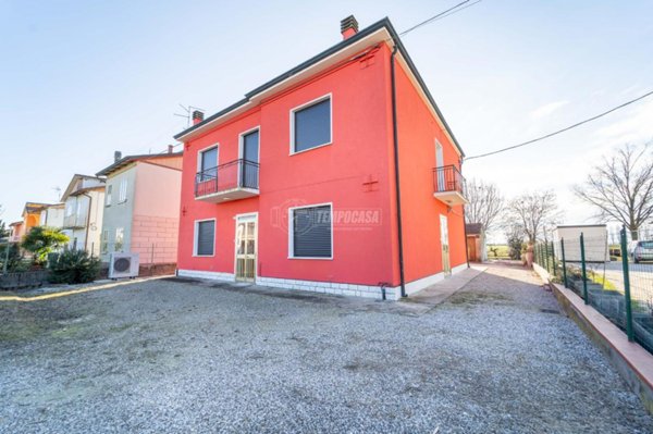 casa indipendente in vendita a Bondeno