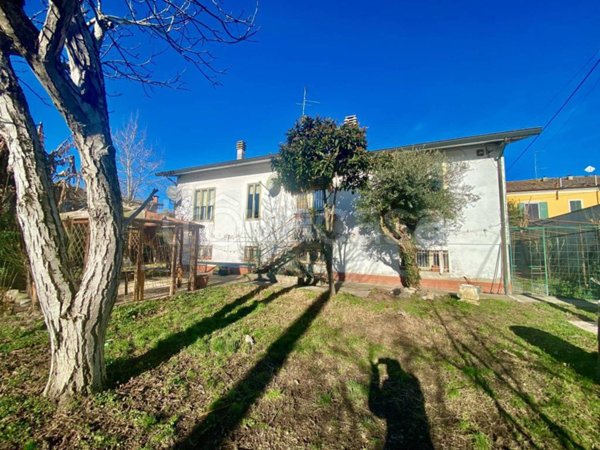casa indipendente in vendita a Bondeno