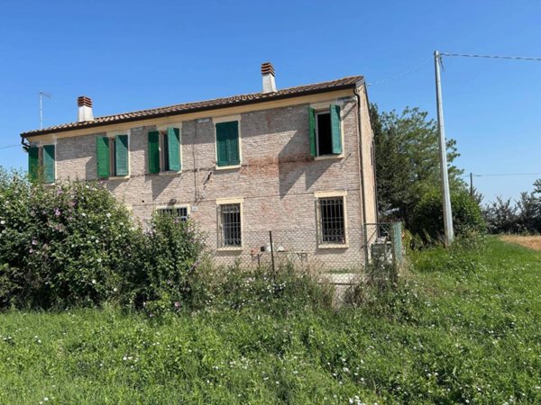 casa indipendente in vendita a Bondeno