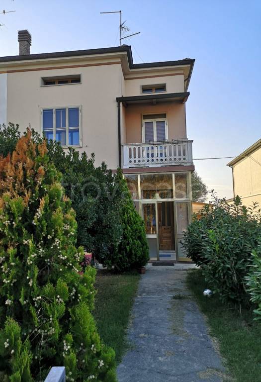 casa indipendente in vendita a Bondeno