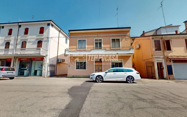 casa indipendente in vendita a Bondeno