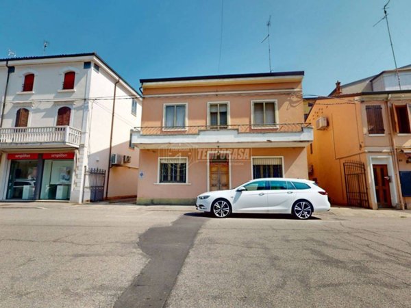 casa indipendente in vendita a Bondeno