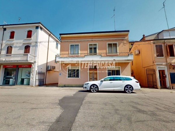 casa indipendente in vendita a Bondeno
