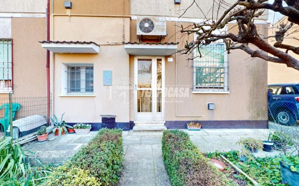 casa indipendente in vendita a Bondeno