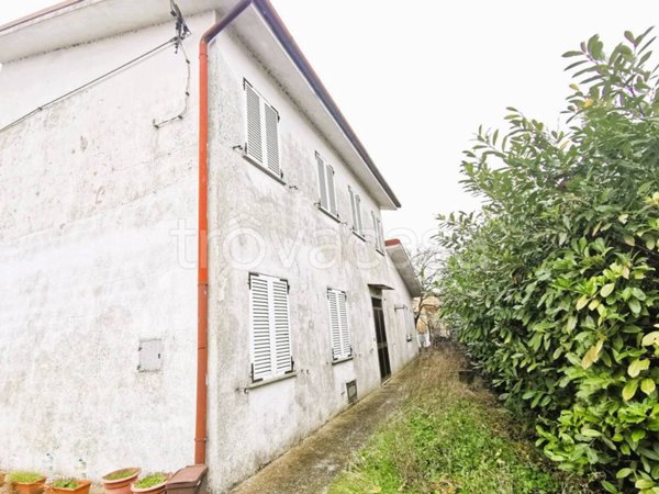 casa indipendente in vendita a Bondeno